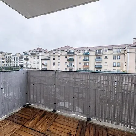 B4 Station Apartment